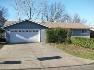 2288 Circle Dr, Roseburg, OR