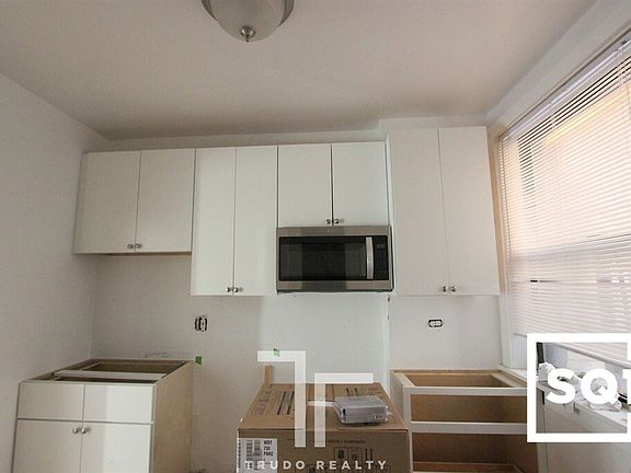 3rd image of 3518 N Broadway St #3522-1W