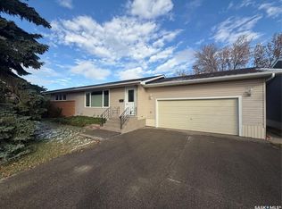 507 7TH AVENUE E, Assiniboia, SK S0H 0B0