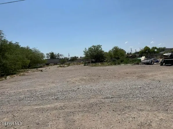 1412 Las Pampas Rd, San Elizario, TX 79849