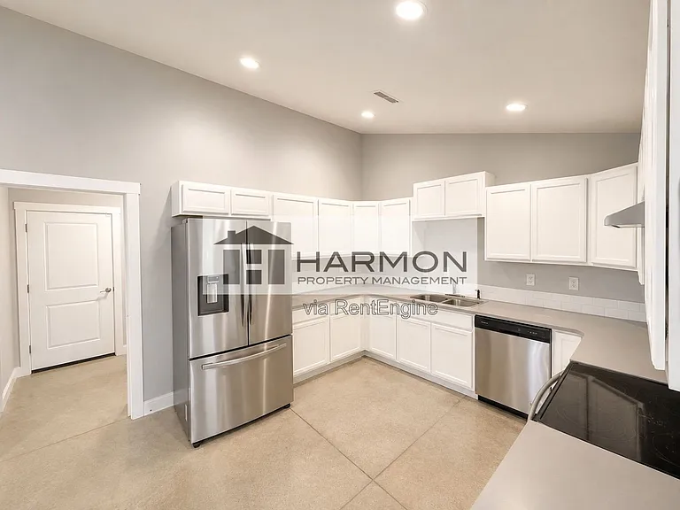 545 Sunflower Dr — Photo 3