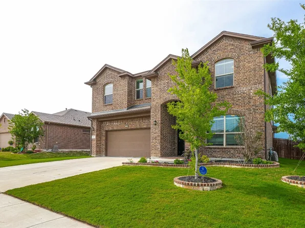 576 Pendennis Dr, Saginaw, TX 76131