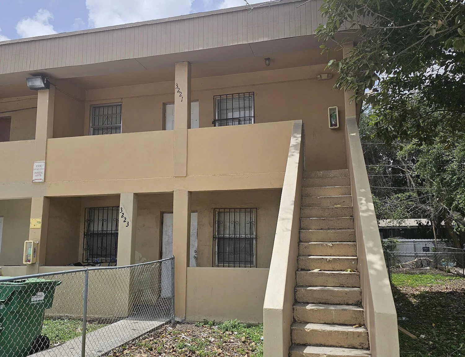 2 bed, 1.0 bath, 1000 sqft, $1,800 — Photo 2