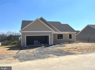284 Vicksburg Ct, Martinsburg, WV 25404