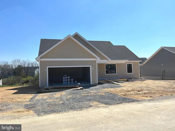 284 Vicksburg Ct, Martinsburg, WV 25404