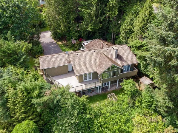 1890 Charles St, Pt Moody, BC V3H 2M3