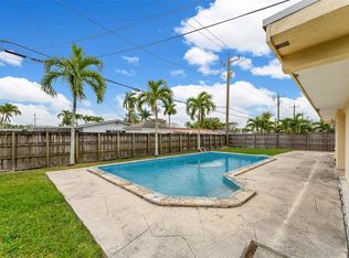 9210 SW 43rd Ter, Miami, FL 33165