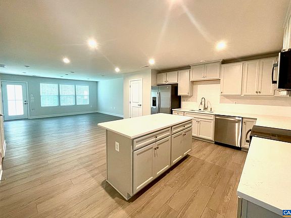 4th image of 5127 Lazy Branch Ln
