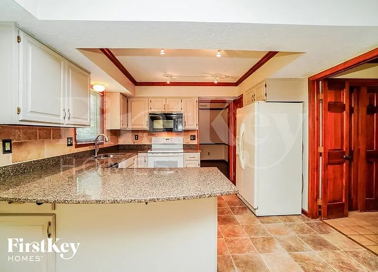 8543 Appleridge Cir — Photo 7