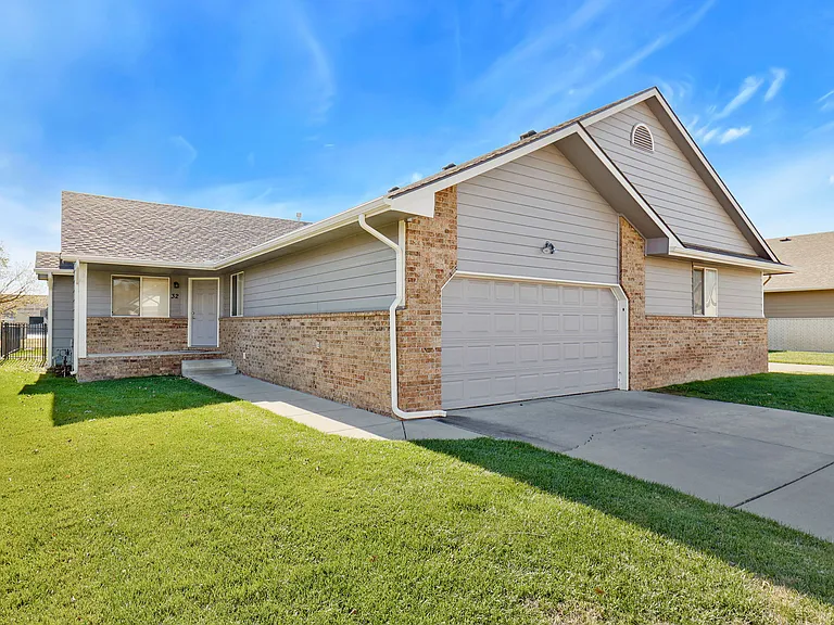 221 S Maize Rd #32 — Photo 4