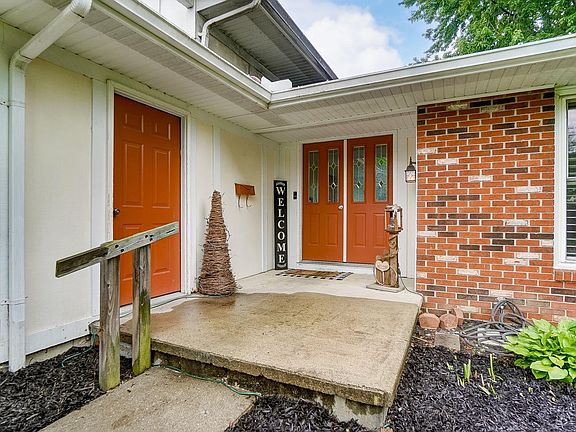 4th image of 427 Darbyshire Dr