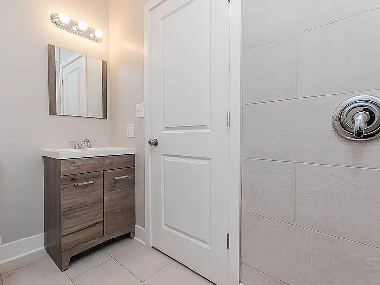 1839 S Loomis St #1R — Photo 7