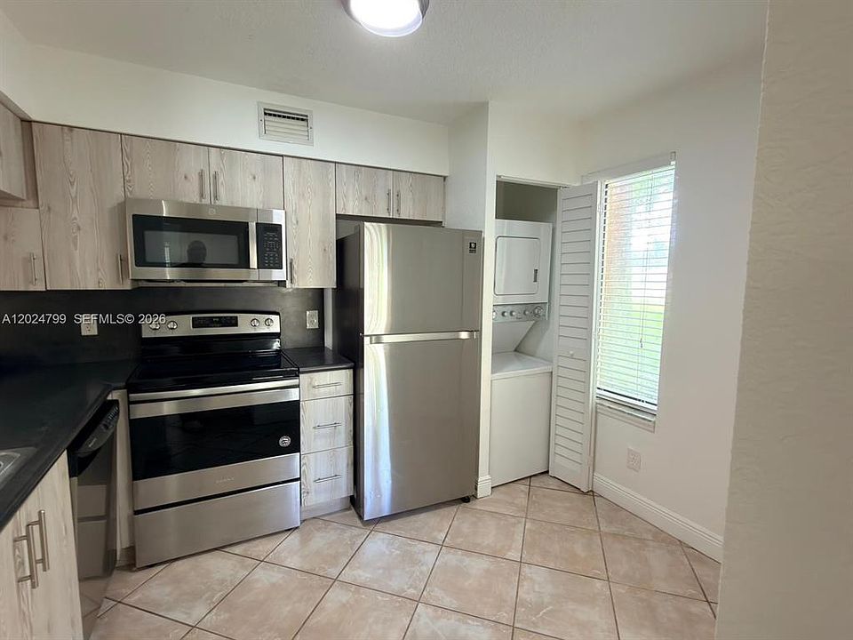 1st image of 1025 Coral Club Dr