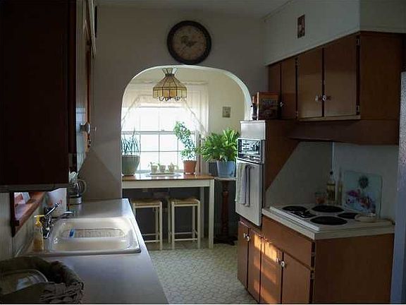 4th image of 2096 S Kennison Dr