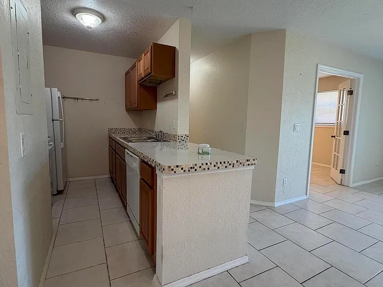 220 Columbia Dr #31 — Photo 3