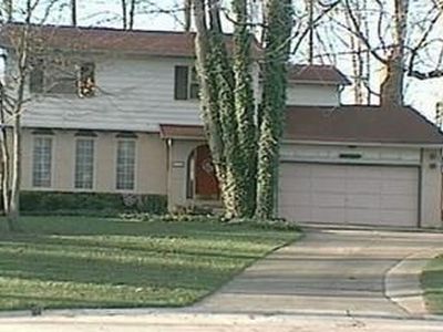 112 Hickory Hollow Dr, Amherst, OH, 44001