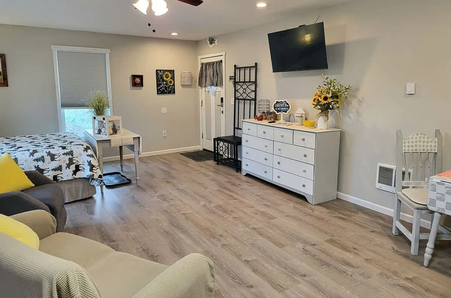 Studio, 1.0 bath, 1097 sqft, $2,748 — Photo 3