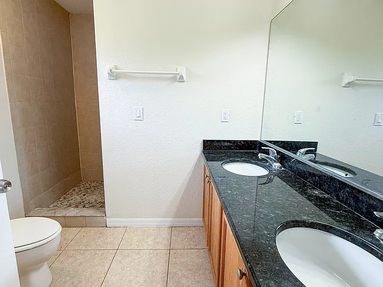2602 24th St SW — Photo 13