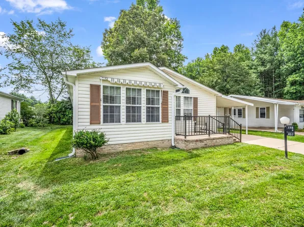 457 Elzie Hill Dr, Hendersonville, NC 28792