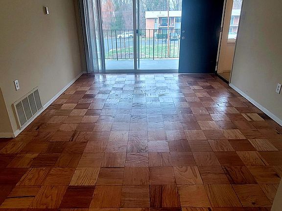 4th image of 1700 Carlisle Ave #32