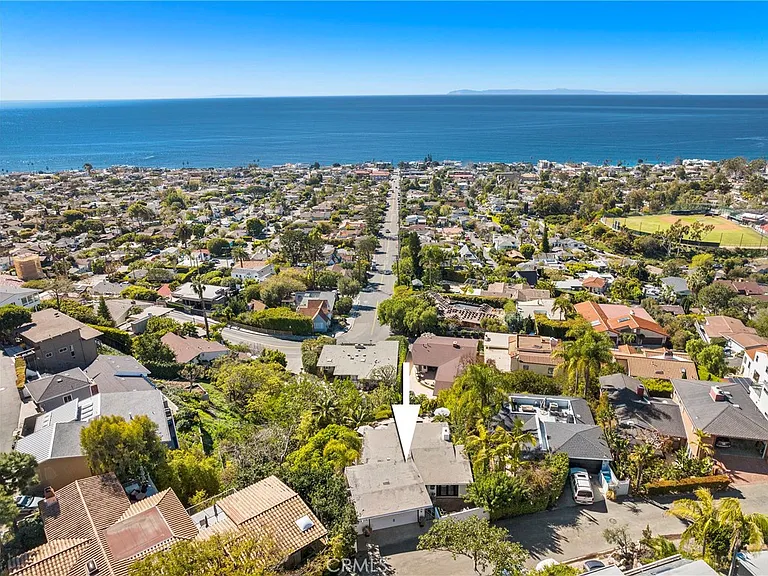 875 Coast View Dr — Photo 61