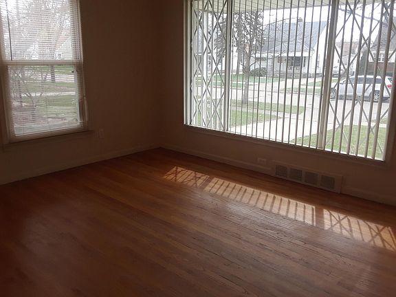 4th image of 7078 Deering St