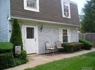 13 Federal Ln, Coram, NY 11727