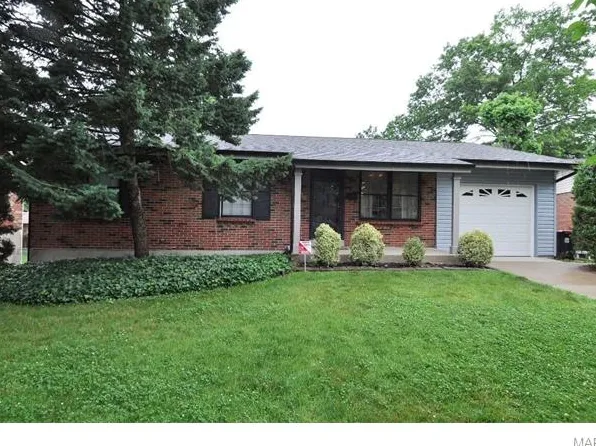 4739 Heberlie Dr, Saint Louis, MO 63123