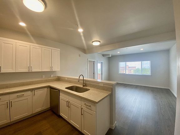 3rd image of 809 S Emerson St APT 2-C