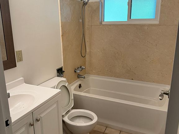 2nd image of 1870 Valota Rd #2B-1Ba-1000Sqft