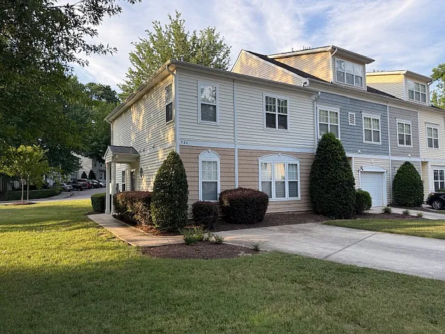 526 Elm Ave — Photo 15