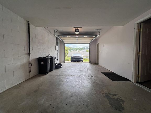 2nd image of 840 Tremont St #1