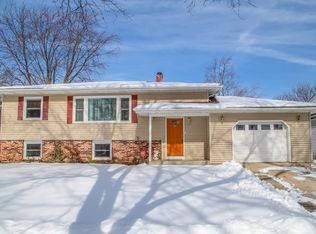 1000 Beechwood Rd, Buffalo Grove, IL 60089