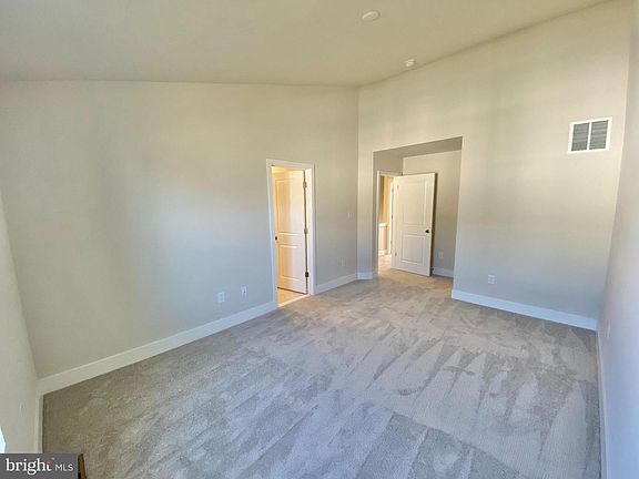 3rd image of 29417 Oxford Dr