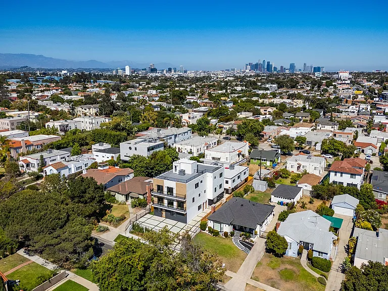1330 S. Longwood Ave. — Photo 1