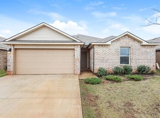 10516 SW 38th St, Mustang, OK 73064