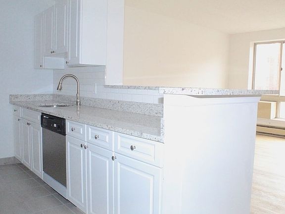 2nd image of 304 W 117th St APT 3L