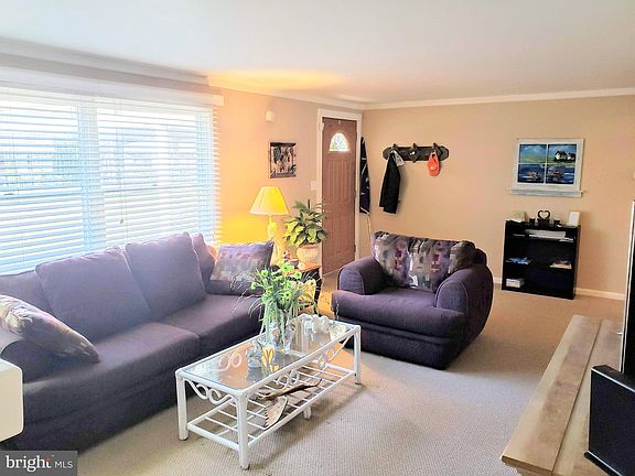 5th image of 33128 Woodland Ct N