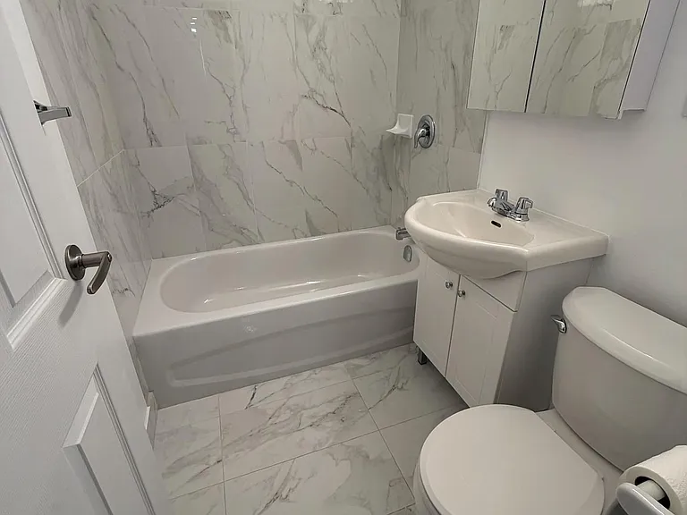 180 Vaughan Rd #101 — Photo 8