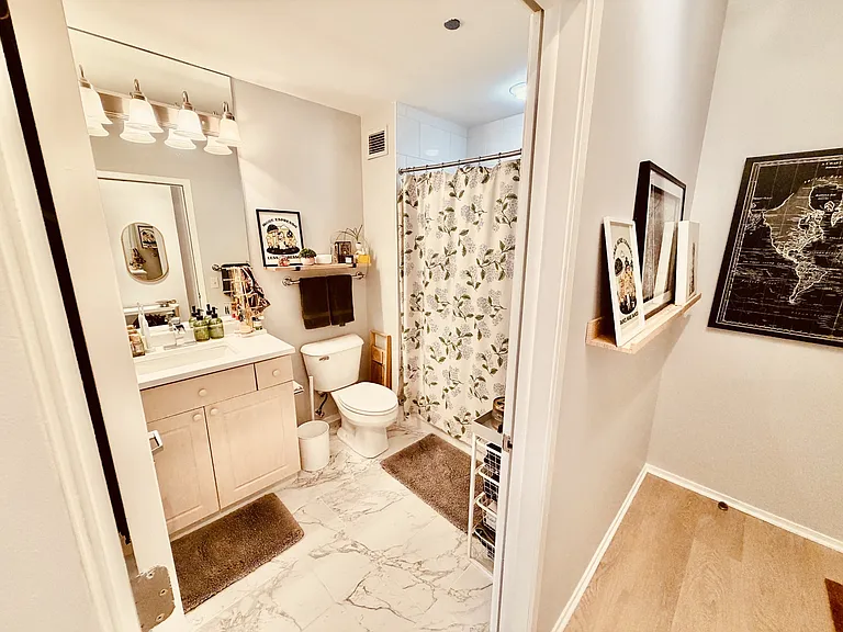 330 N Jefferson St #408 — Photo 10