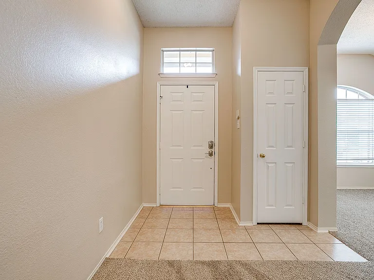 8136 Zion Trl — Photo 2