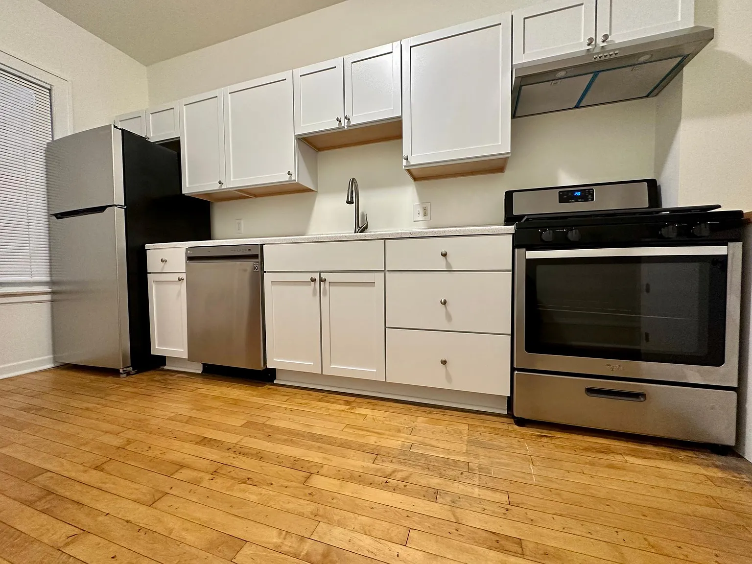3 bed, 1400 sqft, $1,700 — Photo 1