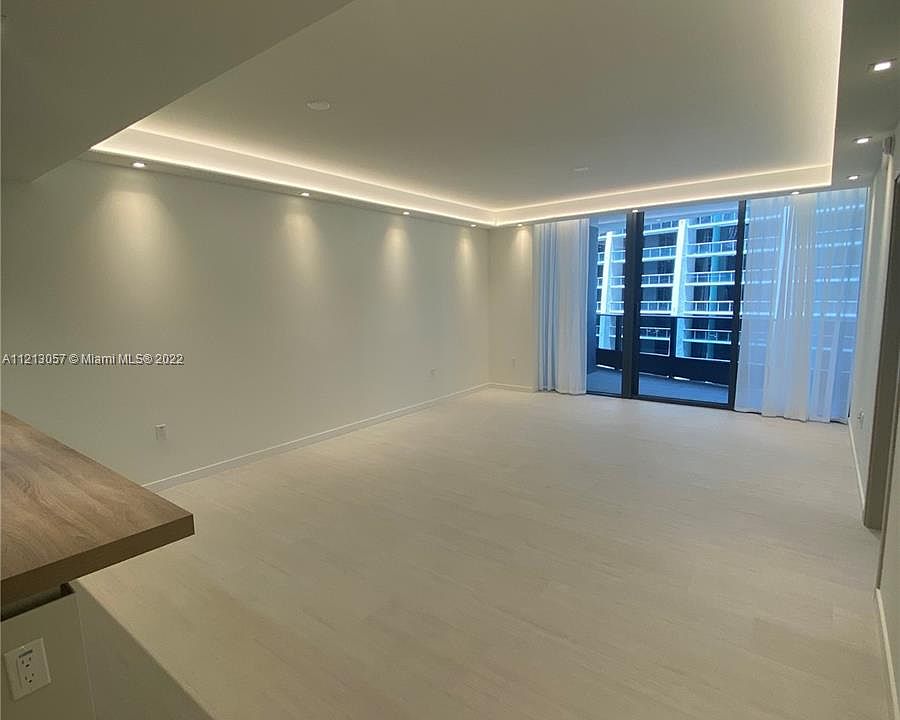 1st image of 1000 Brickell Plz #2707
