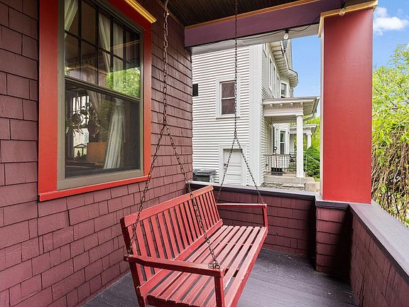2nd image of 511 W 25th St