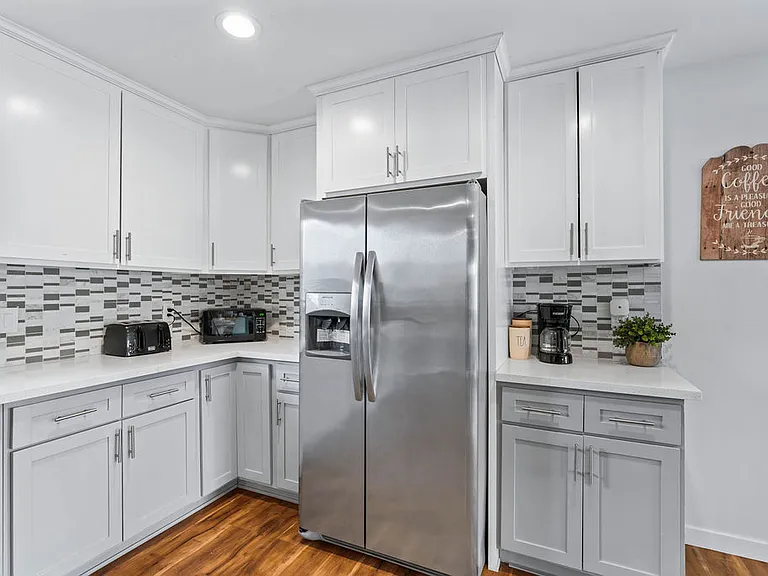 122 N Rowan Ave — Photo 47