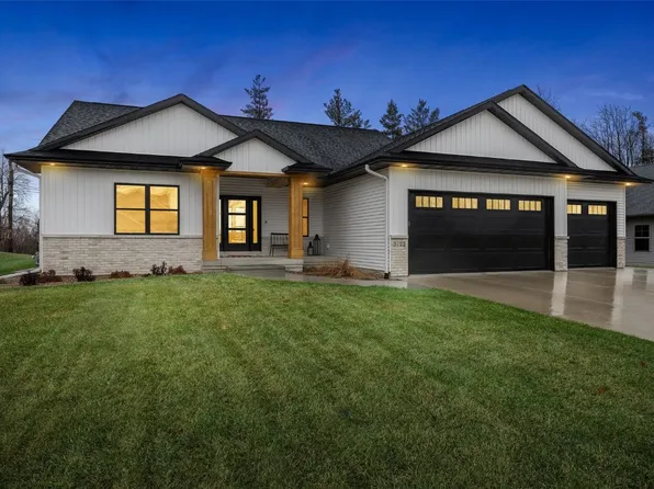 3122 Timber Ridge Ct, Hiawatha, IA 52233