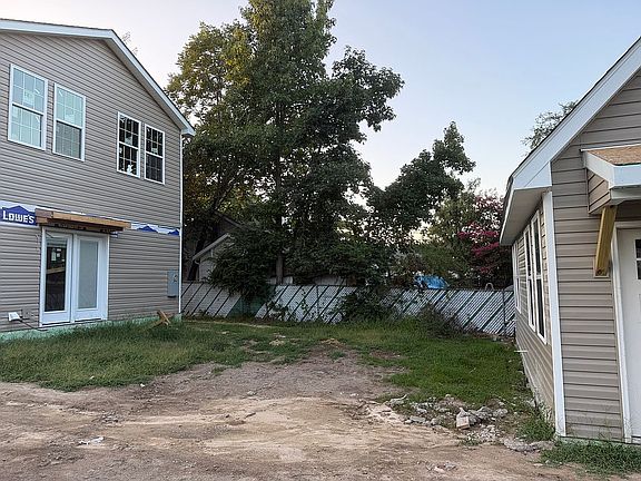 3rd image of 313 Spring St