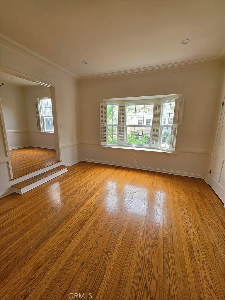 2 bed, 1300 sqft, $5,000 — Photo 3
