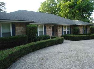 6801 Hansen Blvd, Groves, TX 77619