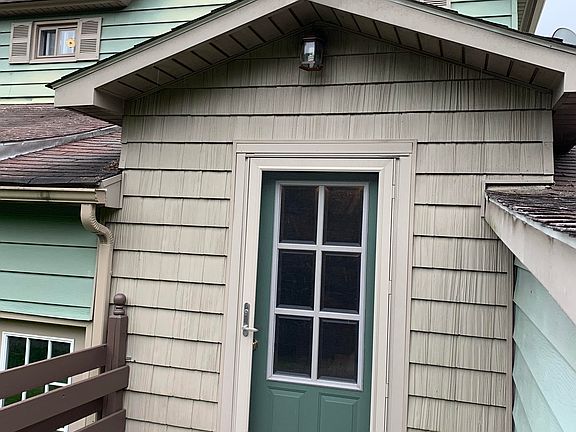 2nd image of 125 Sherman St